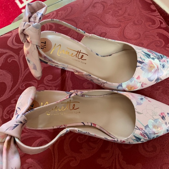 Size 7 1/2 heels - Picture 3 of 4